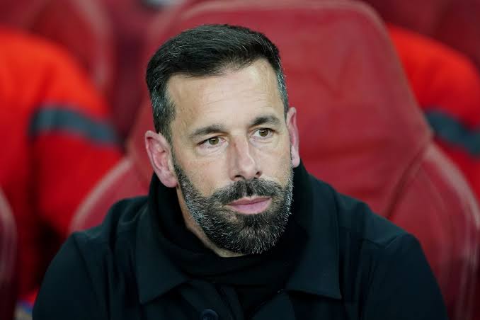 EPL: Man Utd confirms Van Nistelrooy’s exit as Amorim arrives in UK