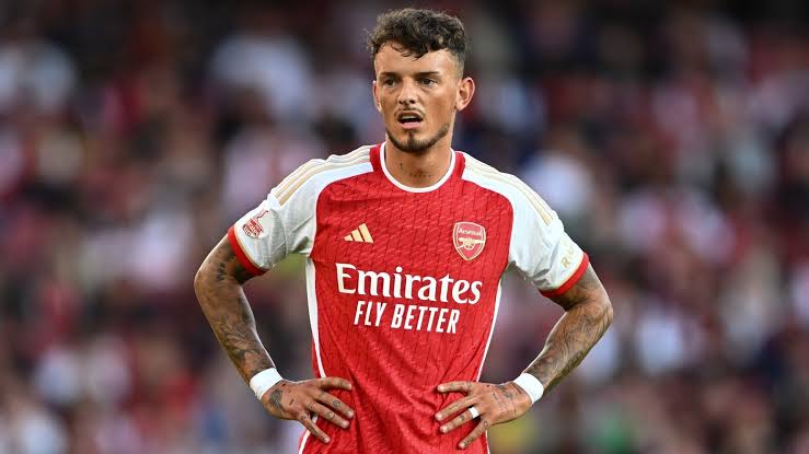 EPL: Incredible, nobody goes past him – Ben White hails Arsenal star